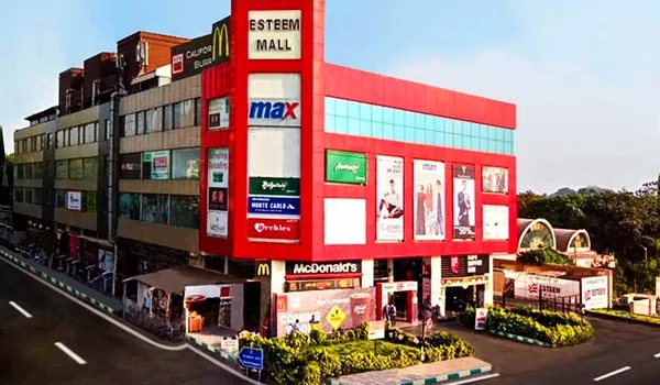 HSR Layout 27th Main 27th Main shopping street in HSR Layout near Sarjapur Road